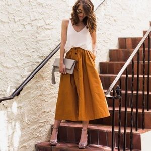 MUSTARD Button skirt